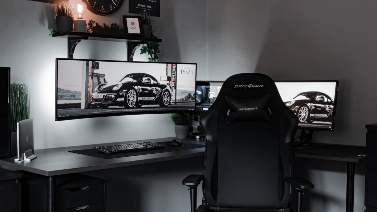 Unique Black And White Gaming Setup Ideas With Accessories In